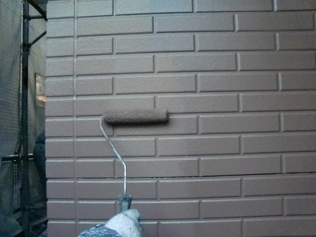 20140228O様邸⑥外壁中塗施工中