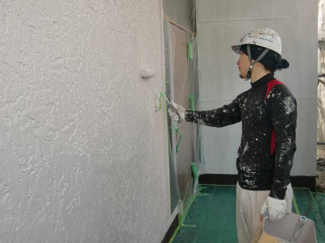 2014.10.24T様邸⑥外壁上塗り施工中