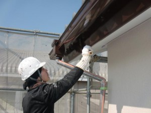 2015.07.03K様邸⑱破風板上塗り２回目施工中