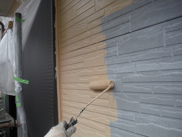 20151124I様邸⑤外壁中塗り施工中